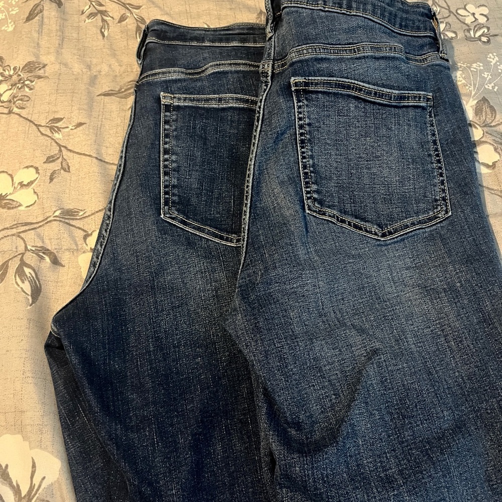 Reitman’s lot of 2 Dark Blue Skinny Jeans
Size 32 Petite